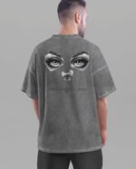 Męska koszulka oversize <br>Looking at You - efekt sprania