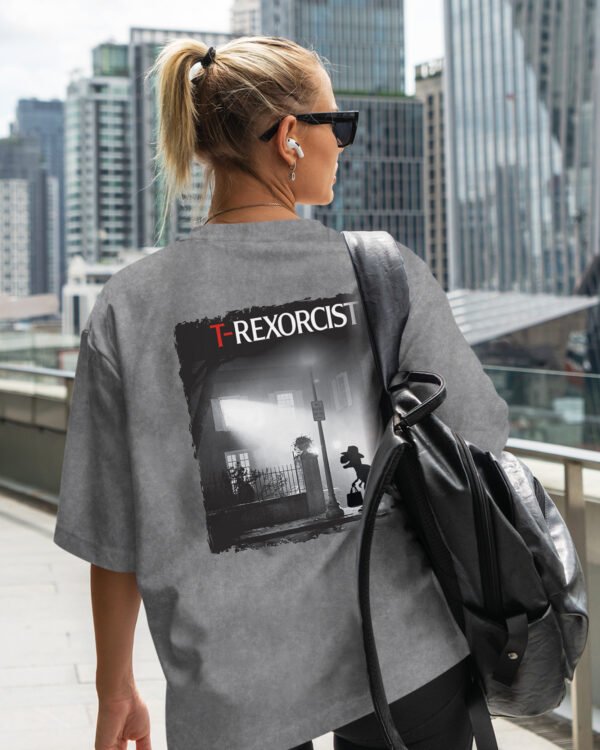 Damska koszulka oversize <br>T-Rexorcist - efekt sprania