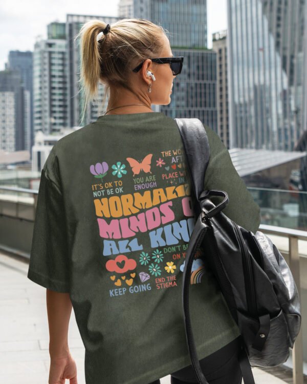 Damska koszulka oversize <br>Normalize Minds - efekt sprania