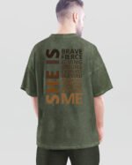 Męska koszulka oversize <br>She Is - efekt sprania