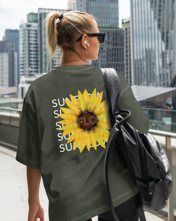 Damska koszulka oversize <br>Sunflower - efekt sprania