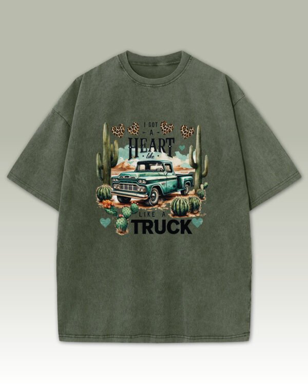 Damska koszulka oversize <br>Heart Like a Truck - efekt sprania