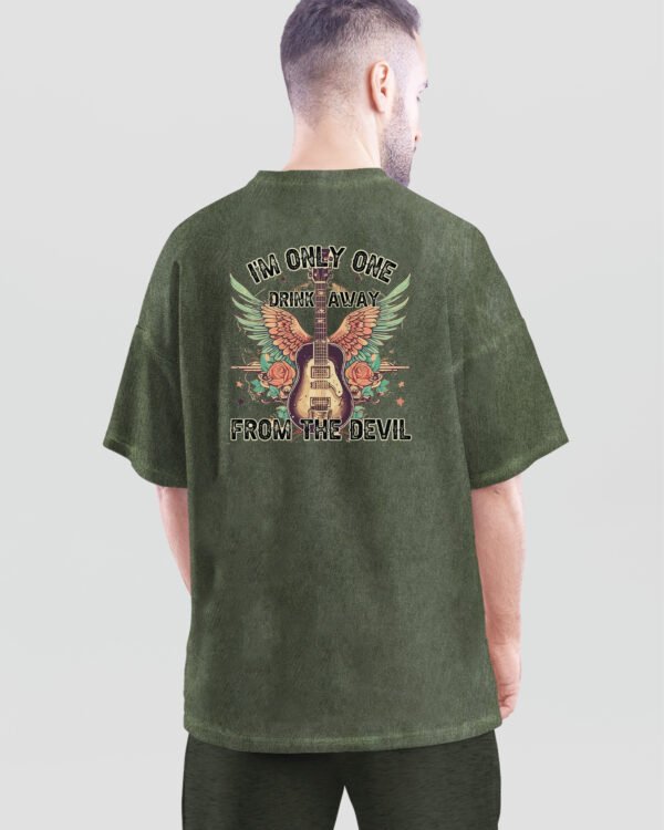 Męska koszulka oversize <br>One Drink Away - efekt sprania