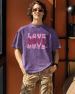 Męska koszulka oversize <br>Love is All You Need - efekt sprania
