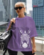Damska koszulka oversize <br>Zebra, edycja Midnight - efekt sprania