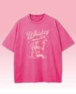 Męska koszulka oversize <br>Whiskey Kills the Boredom, edycja Midnight - efekt sprania