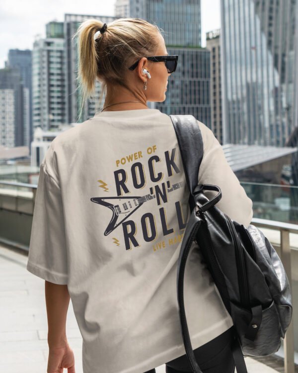 Damska koszulka oversize <br>Power of Rock and Roll - efekt sprania