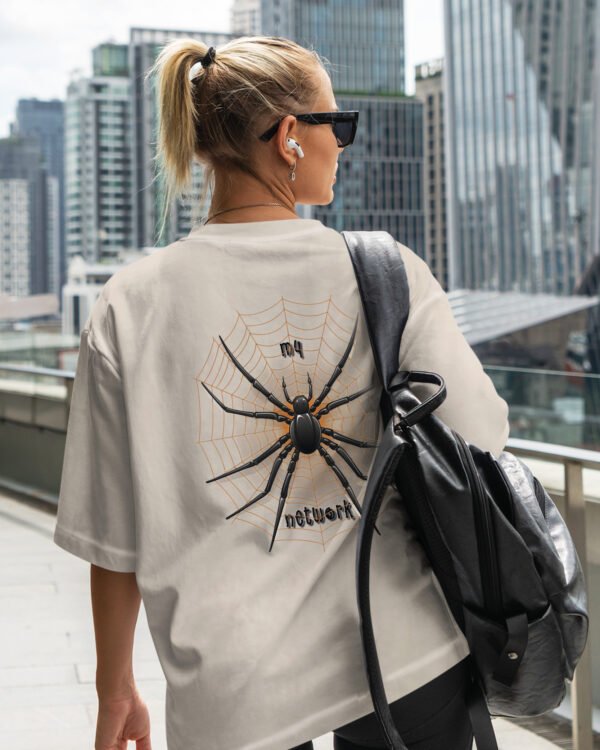 Damska koszulka oversize <br>My Network - efekt sprania