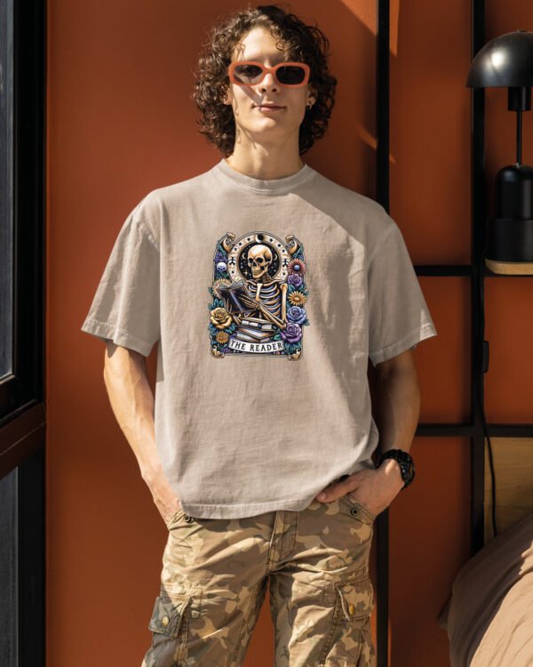 Męska koszulka oversize <br>The Reader - efekt sprania