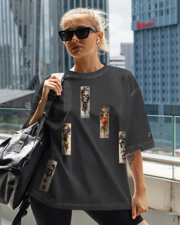 Koszulka oversize czarna <br>Czaszki i kwiaty <br>- Edycja Limitowana
