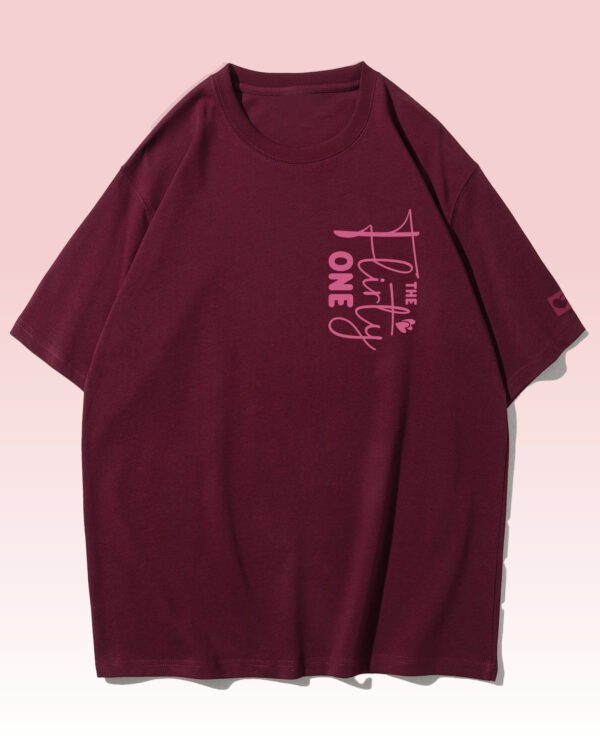 Koszulka oversize <br>The Flirty One - nadruk z zamszu