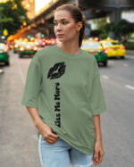 PLO 021BLACK SIL Tshirt Oversize Green Matcha3 Koszulka Gruba Premium <br>Kiss me More - nadruk silikonowy pionowy