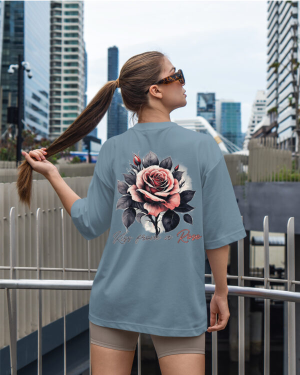 TL0472BIG Tshirt Oversize Peackock Blue23 Damska koszulka Gruba Premium <br>Kiss from a Rose