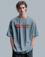 Koszulka oversize <br>Kiss me More - nadruk holograficzny poziomy
