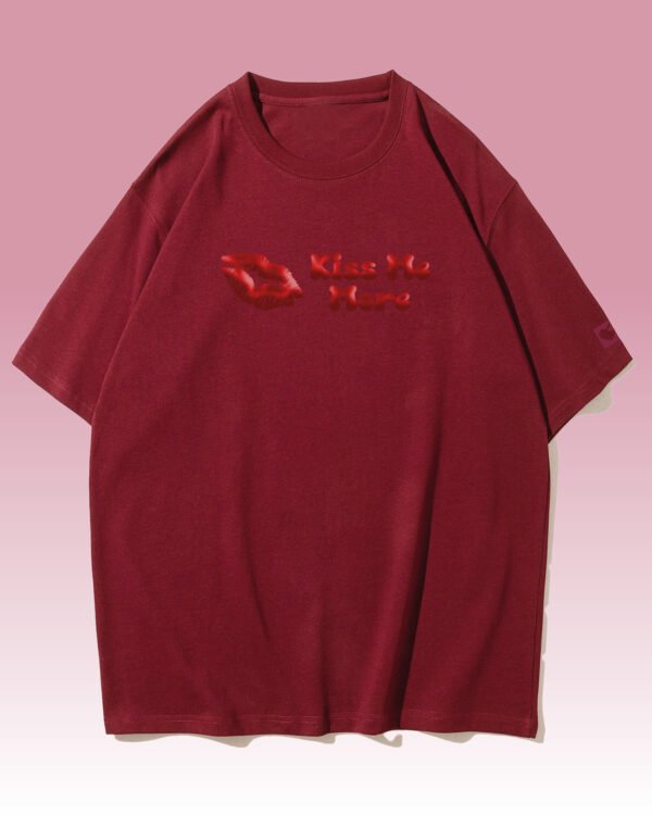 Koszulka oversize <br>Kiss me More - nadruk holograficzny poziomy