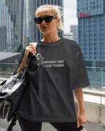 Koszulka oversize efekt sprania <br>Nadruk brokatowy Vintage Pop