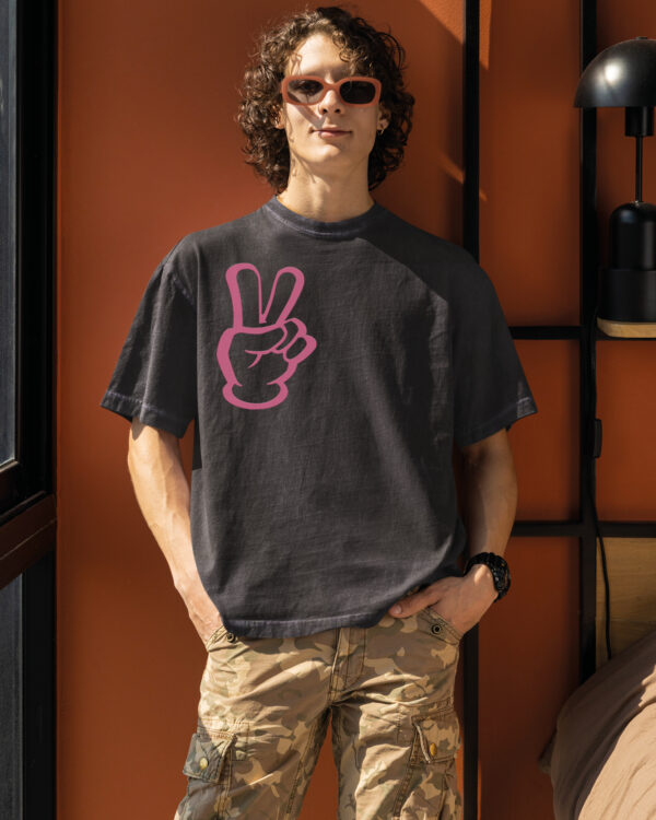 PLO 049 ROSE VEL Tshirt Old Look Black2 Koszulka oversize efekt sprania <br>Nadruk Zamszowy Pokój