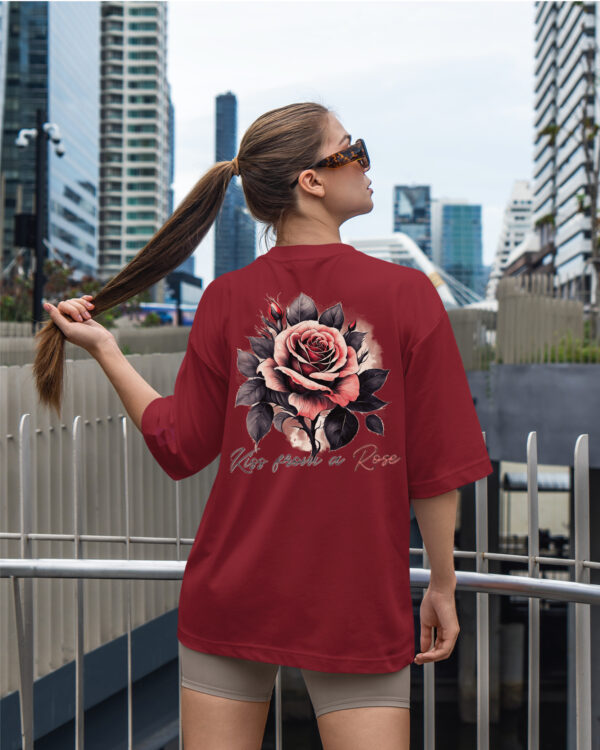 TL0472BIG Tshirt Oversize Wine Red23 Damska koszulka Gruba Premium <br>Kiss from a Rose