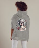Bluza oversize z kapturem <br>Królowa Cieni – efekt sprania