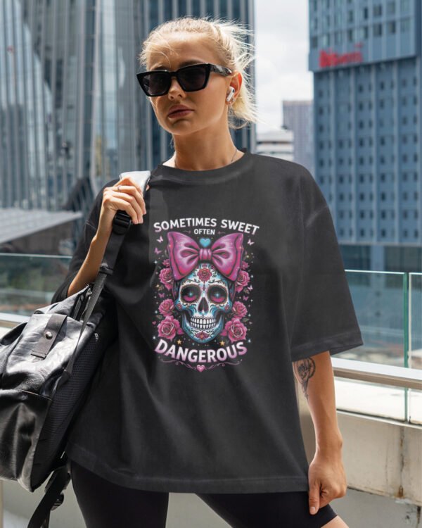 Koszulka oversize efekt sprania <br>Czaszka w Kokardzie
