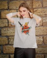 Koszulka w stylu tatuażu <br>Serce z płomieniem i sztyletem