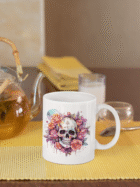 Kubek z czaszką i kwiatami kolorowy styl Día de los Muertos