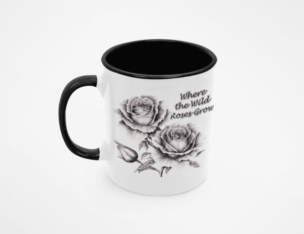 Kubek z napisem Where the Wild Roses Grow i różami