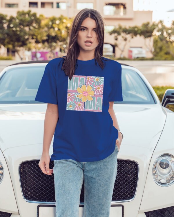 Luźna koszulka na Dzień Matki <br>Kwiatowa MAMA