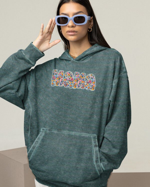 Bluza oversize z kapturem <br>na Dzień Matki z napisem MAMA