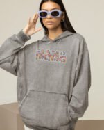 Bluza oversize z kapturem <br>na Dzień Matki z napisem MAMA