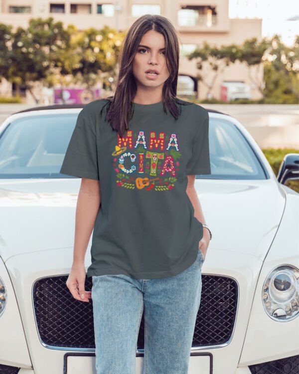 Luźna koszulka na Dzień Matki <br>z napisem MAMACITA