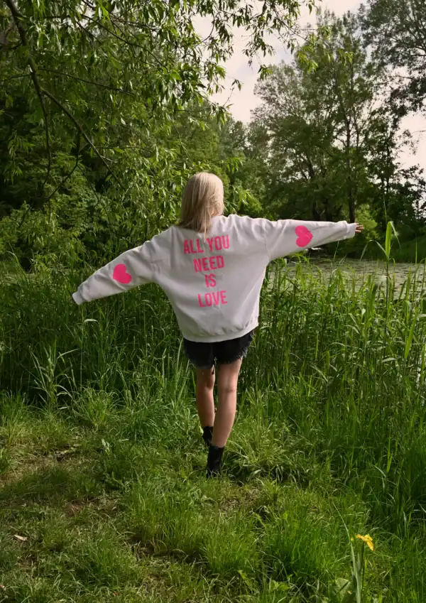 Bluza oversize <br>All You Need Is Love