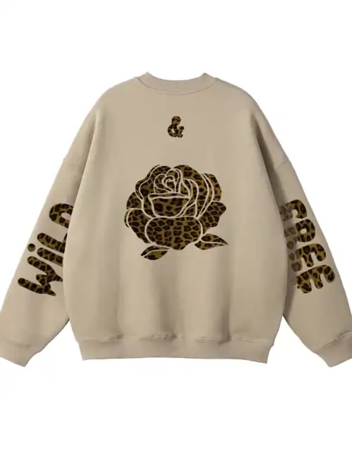 Bluza oversize Wild and Free w panterkę - stylowa propozycja dla odważnych.