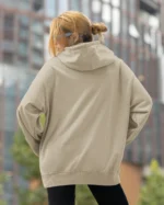 Bluza oversize z kapturem <br>LOVE z motywem piór