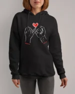Bluza personalizowana z kapturem <br>Splecione dłonie i imiona zakochanych