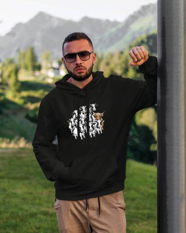 1561 (12) Bluza z kapturem <br>Chyba tu nie pasuje Krowy