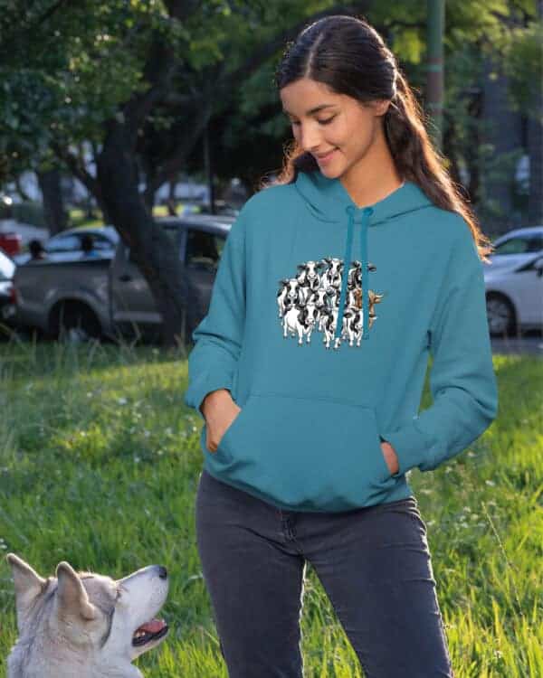 1561 (17) Bluza z kapturem <br>Chyba tu nie pasuje Krowy